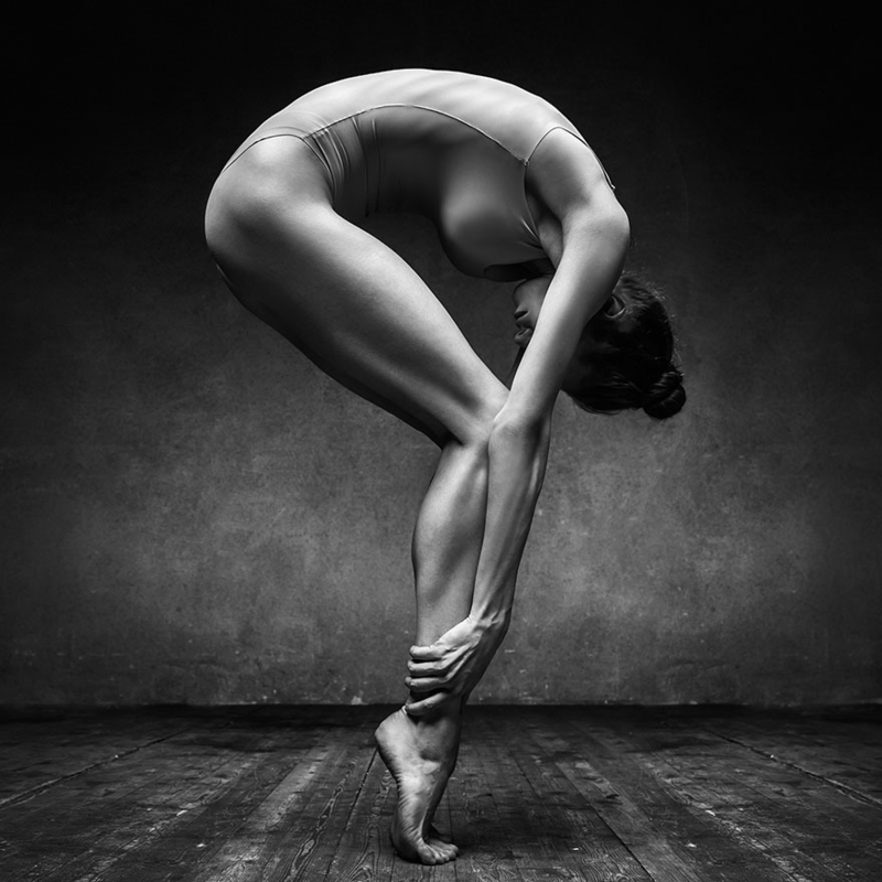 舞蹈摄影展示人体美学 捕捉少女曲线动态美