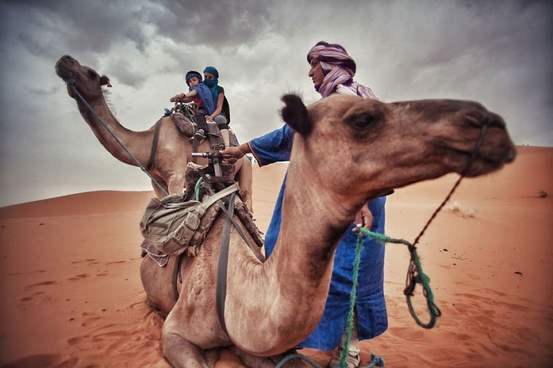 一路有你：摄影师一家三口骑电驴游41国