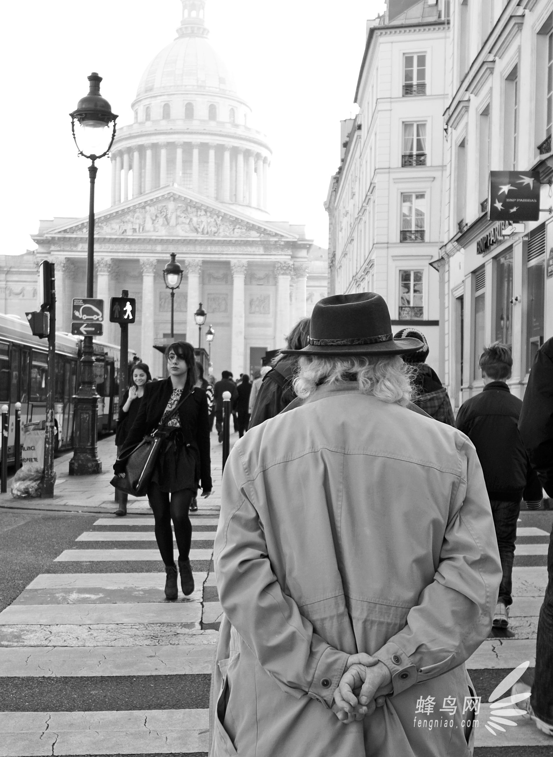 自由与艺术弥漫 摄影师镜头中的巴黎街头