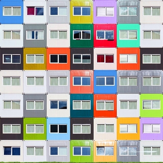 观念摄影：加诸于城市建筑的色彩魔法
