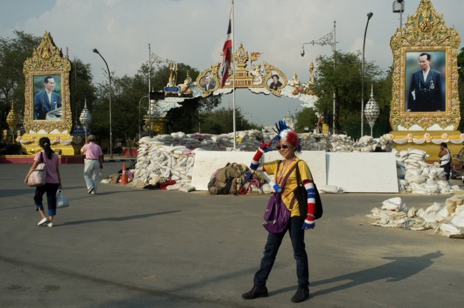 街头的记录者 军事管制状态下死机的曼谷