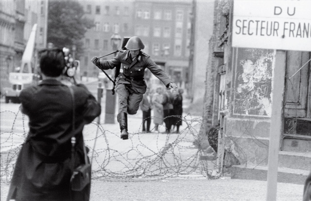 史上有影响力的照片集 寇德卡《入侵布拉格》