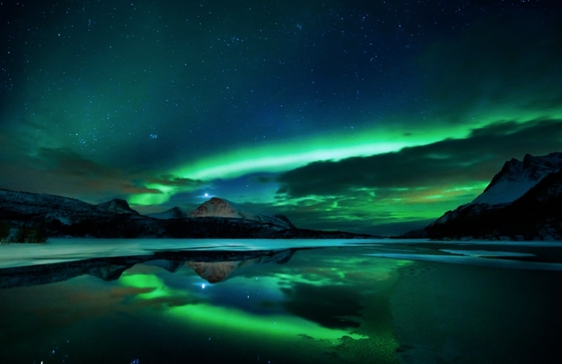 挪威震撼盛大的极光与璀璨星空 感受神奇的自然