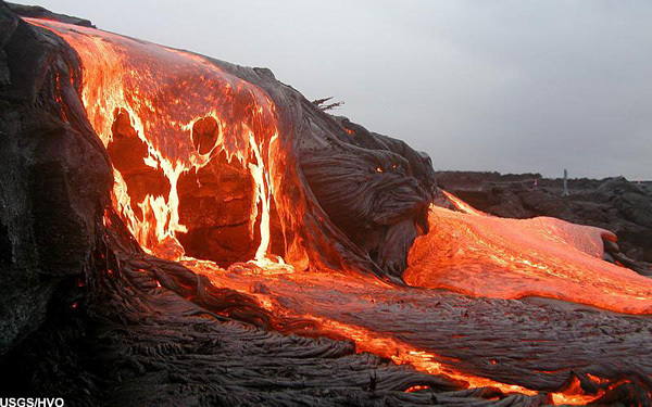 迸发热量与激情 直击火山爆发瞬间的摄影集锦