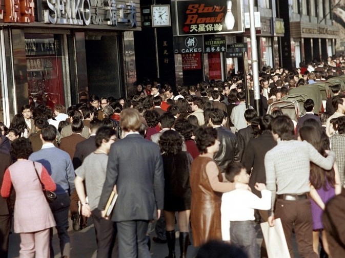 香港|70年代香港初现繁华 霓虹灯高楼拔地而起