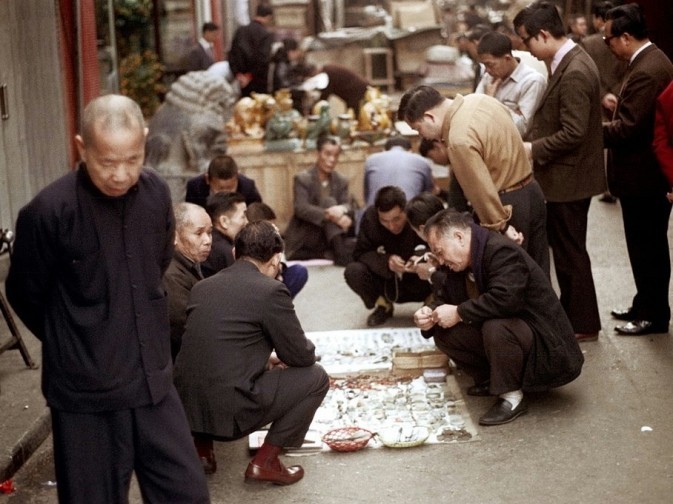 香港|70年代香港初现繁华 霓虹灯高楼拔地而起