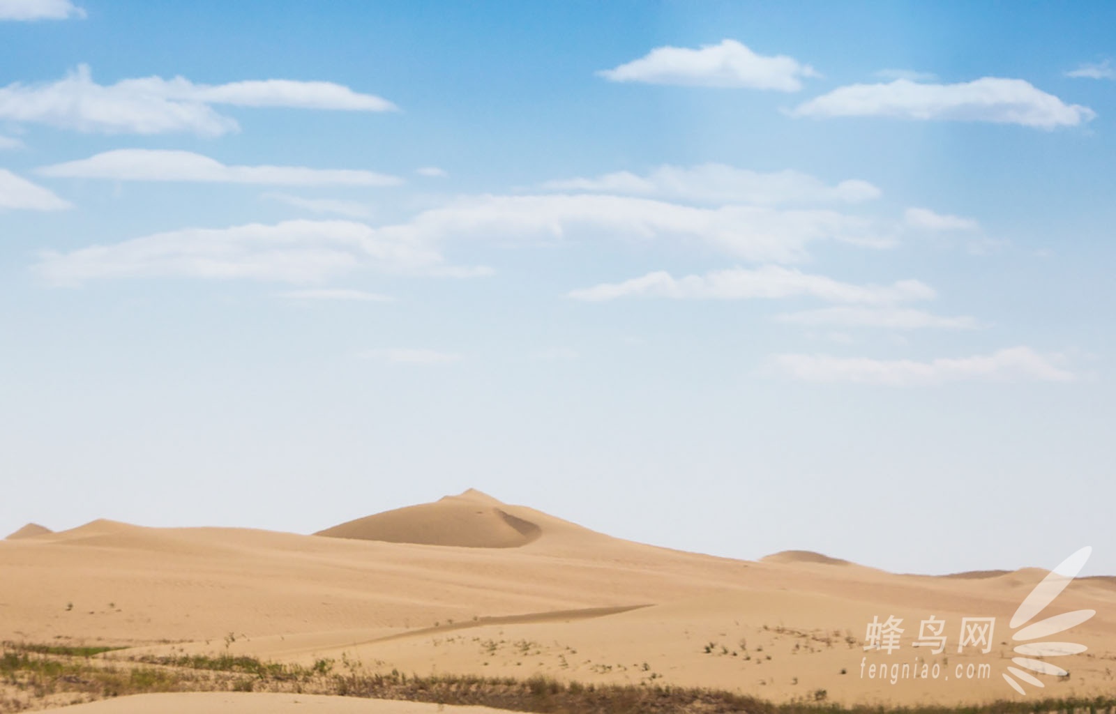 全世界最美公路 G7大漠天路纵览自然魅力