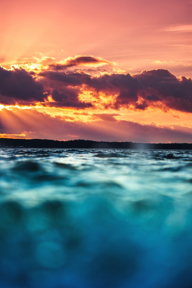 大海与夕阳构成的绝美画面 感受自然之壮阔