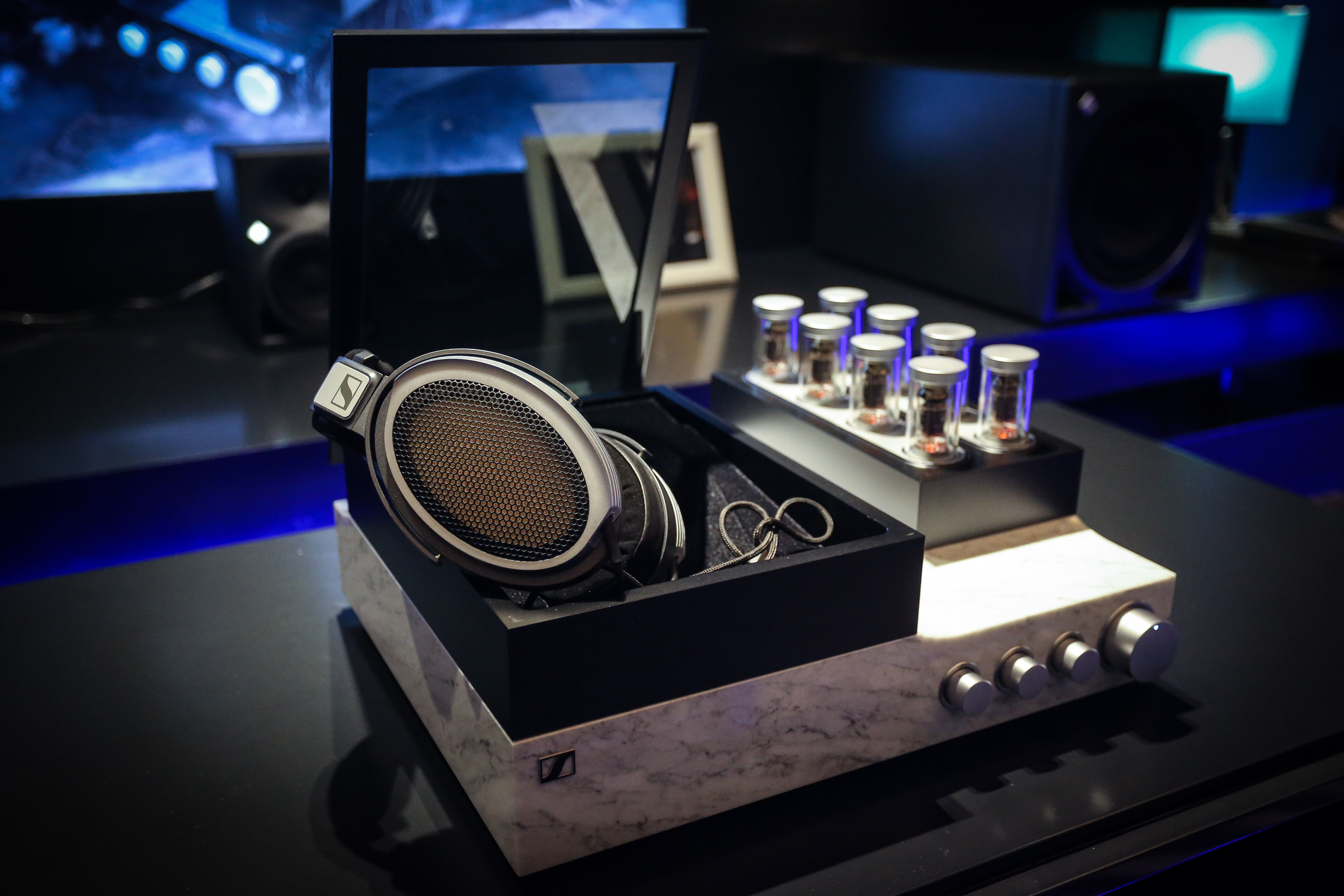 •• SennheiserʵңƵδ֮
