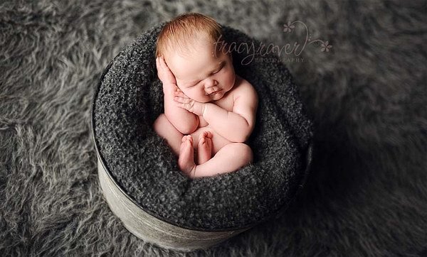 如何拍摄睡梦中的宝宝 欣赏摄影师感人的柔情之作