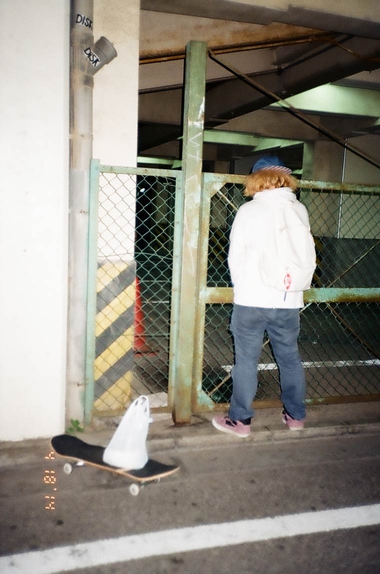 年轻摄影师用镜头记录东京青少年的别样夜生活