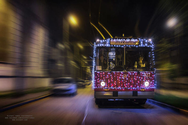 布达佩斯圣诞夜 那辆载着梦飞驰而过的电车
