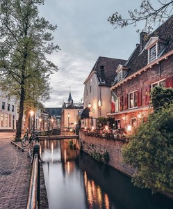 漫步于黄昏后的荷兰街头 只为记录最美的建筑