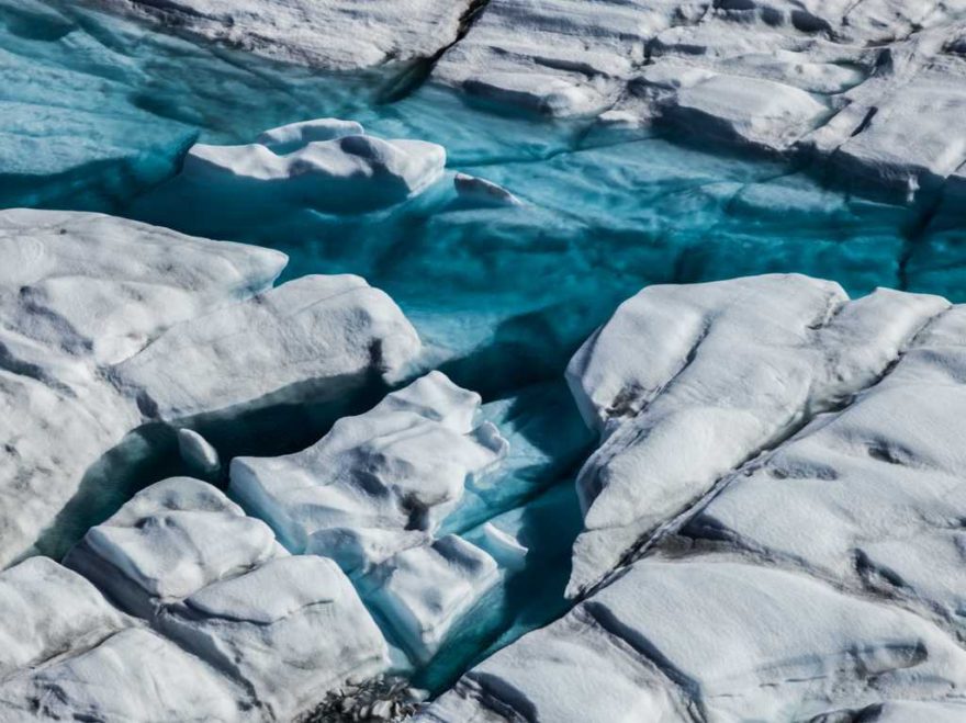 环境的恶化哭泣的冰盖 消融的北极冰面