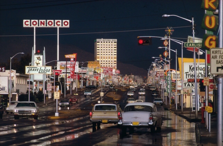 冲破摄影保守的先驱典范 浓郁色彩下的街头景象