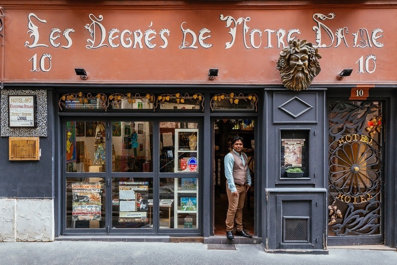 德国摄影师Sebastian Erras拍摄一系列巴黎零售店 