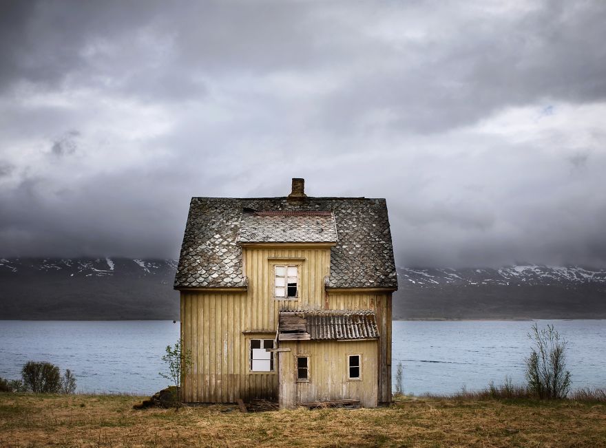 挪威的孤独之旅 静谧于荒野中的孤独房屋