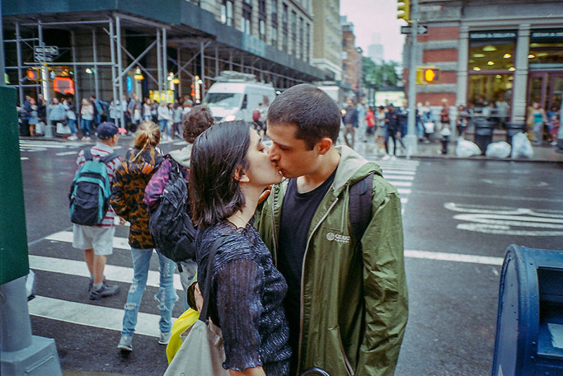 浓情四溢的街头 纽约街头的疯狂爱情瞬间