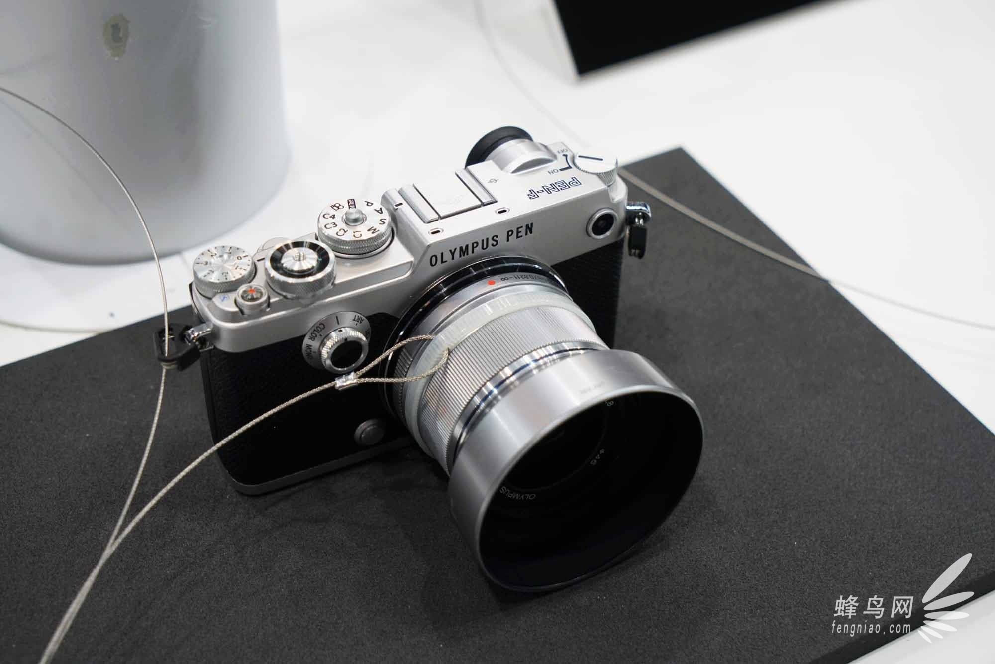 CP+2018:多款复古相机和奇特布景 奥林巴斯展台