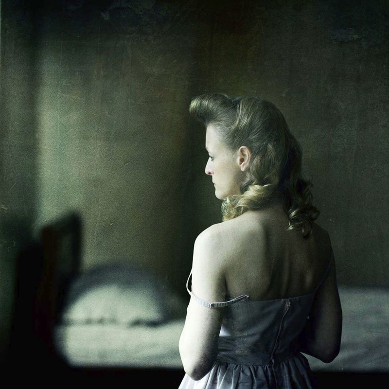致敬大师Edward Hopper 细腻阴郁的空间肖像