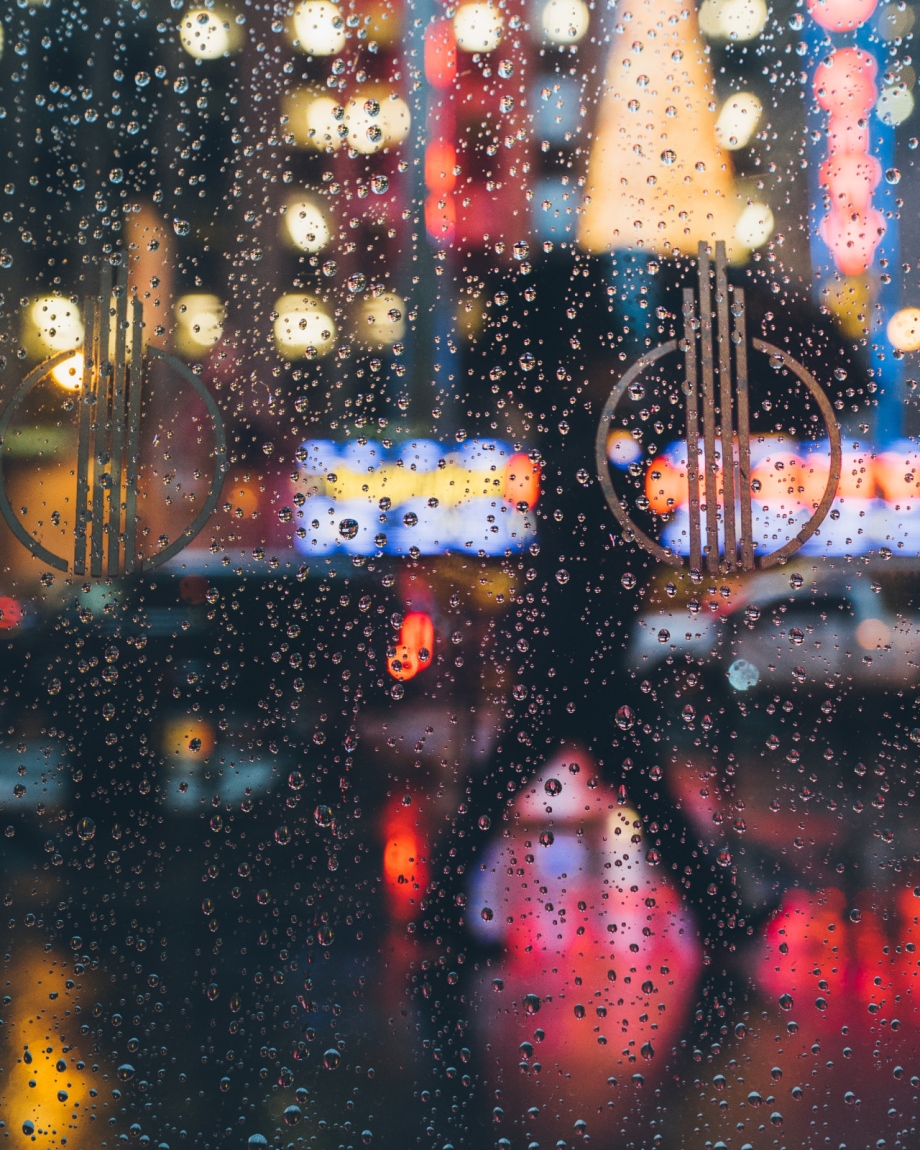 雨中纽约的梦幻色彩 嗅探街头的五光十色