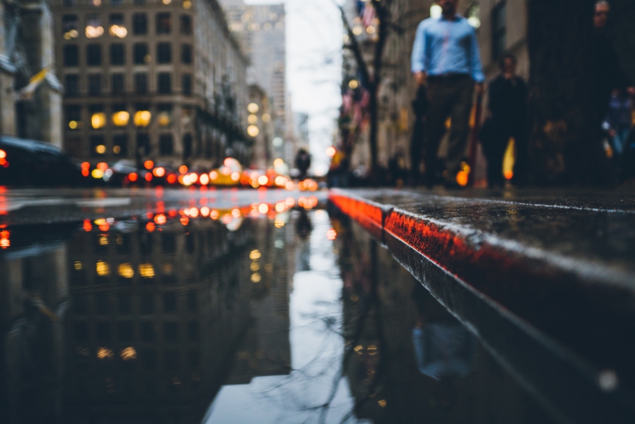 雨中纽约的梦幻色彩 嗅探街头的五光十色