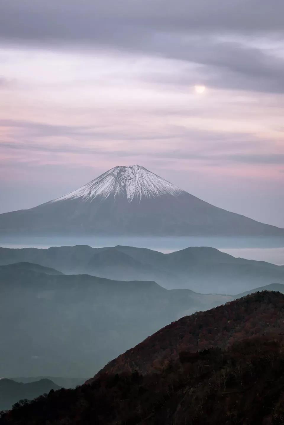 怀着执念与期待  一生只为富士山拍照