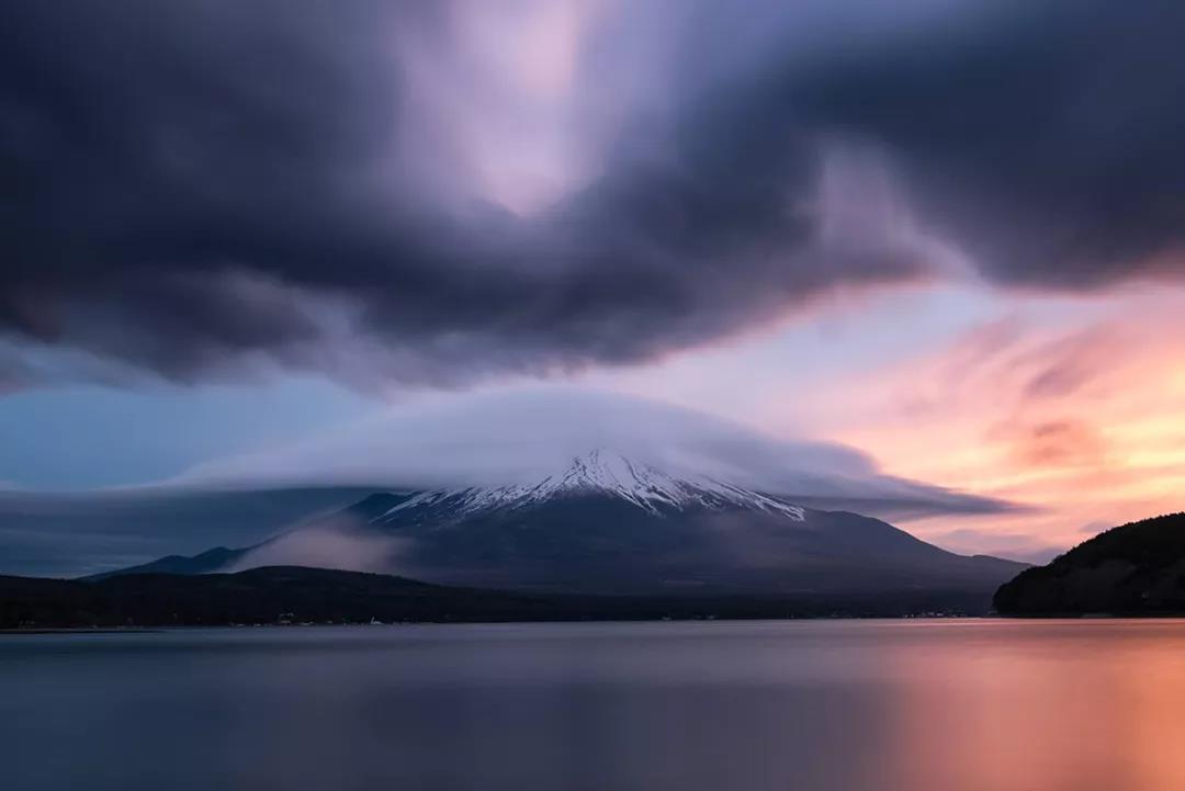 怀着执念与期待  一生只为富士山拍照