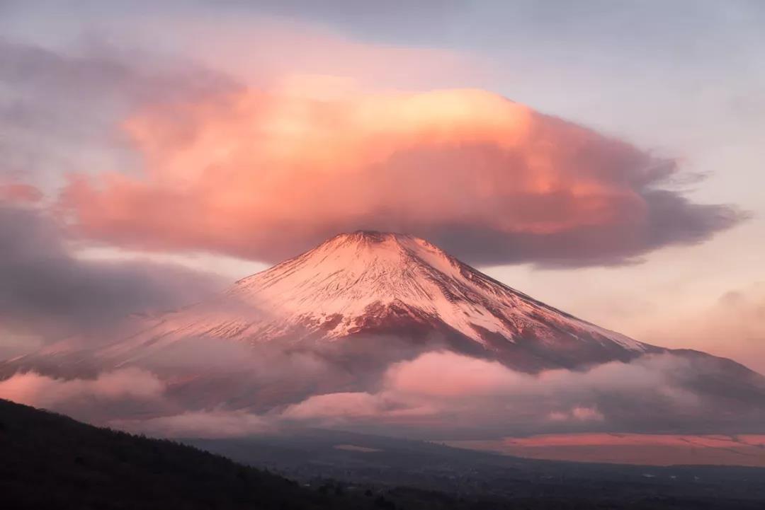 怀着执念与期待  一生只为富士山拍照