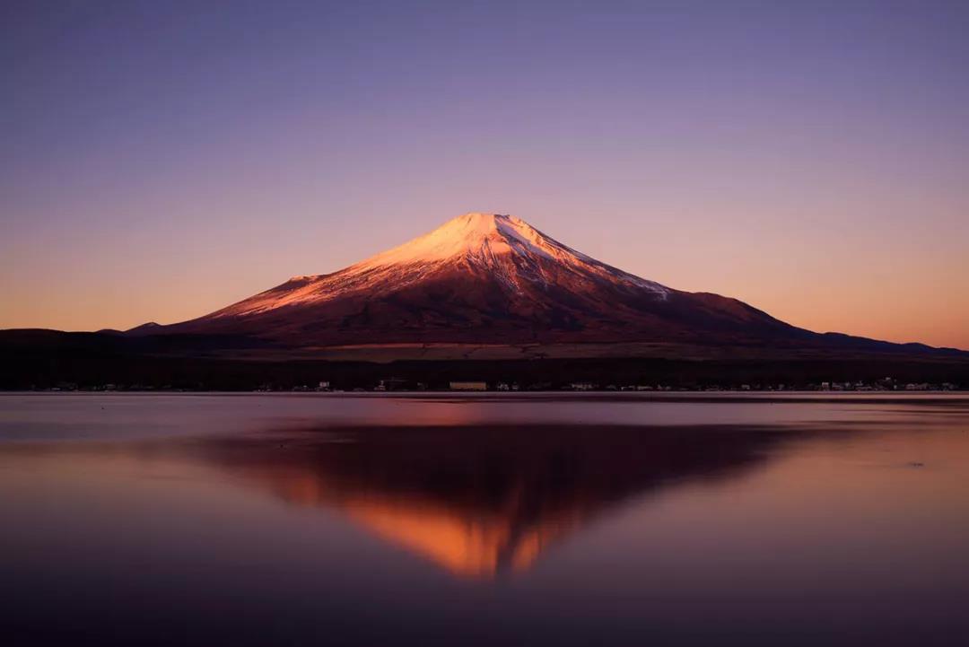 怀着执念与期待  一生只为富士山拍照