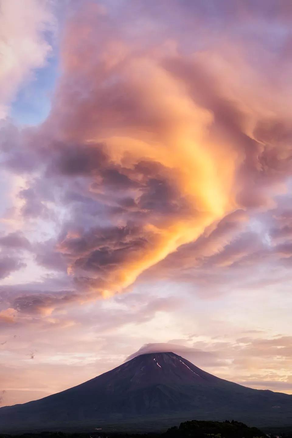 怀着执念与期待  一生只为富士山拍照