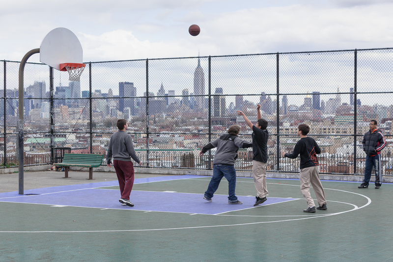 如果篮球也是一种信仰 街头的球场就是神圣之地