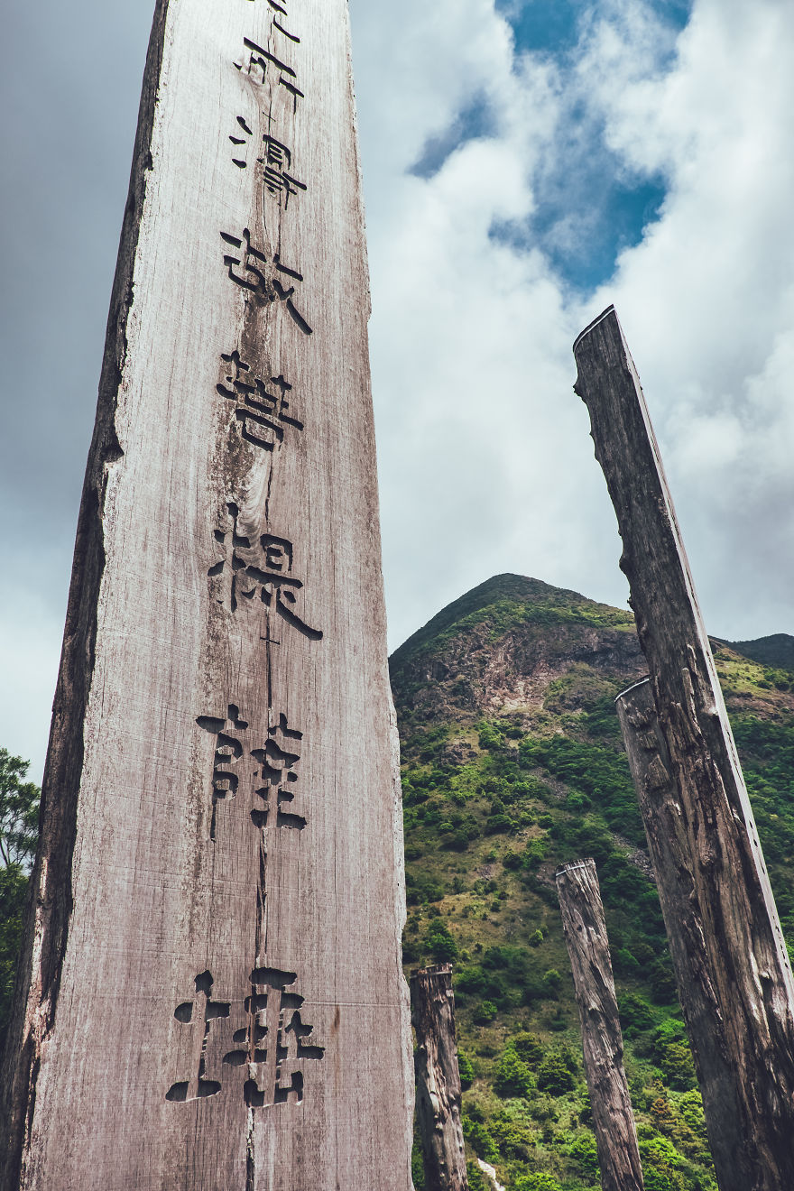 形形色色的繁华街头 对比浓厚的香港街头