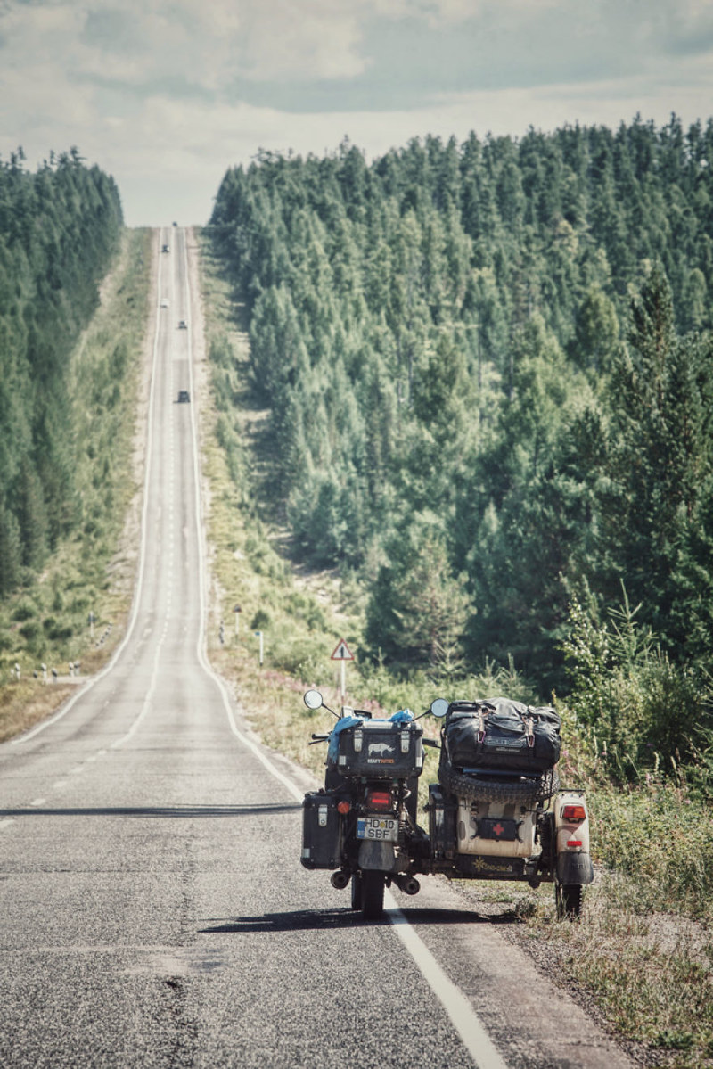 两万六千公里的穿越之旅 摩托车轮上的沿途风光