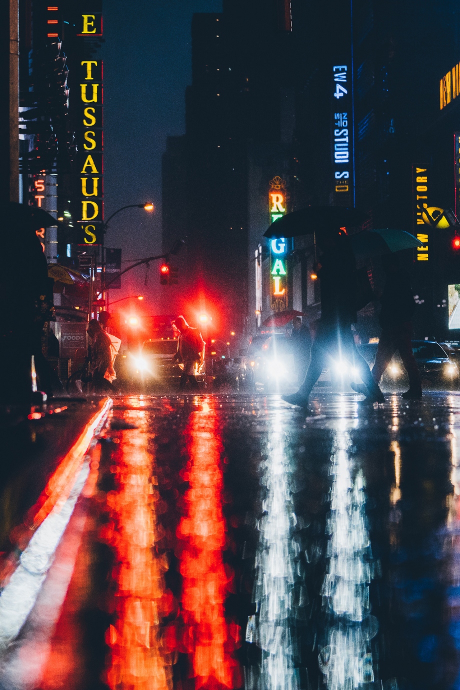 雨中纽约的梦幻色彩 嗅探街头的五光十色