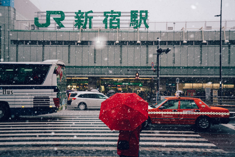 大雪纷飞的东京街头 记录银装素裹的日本东京