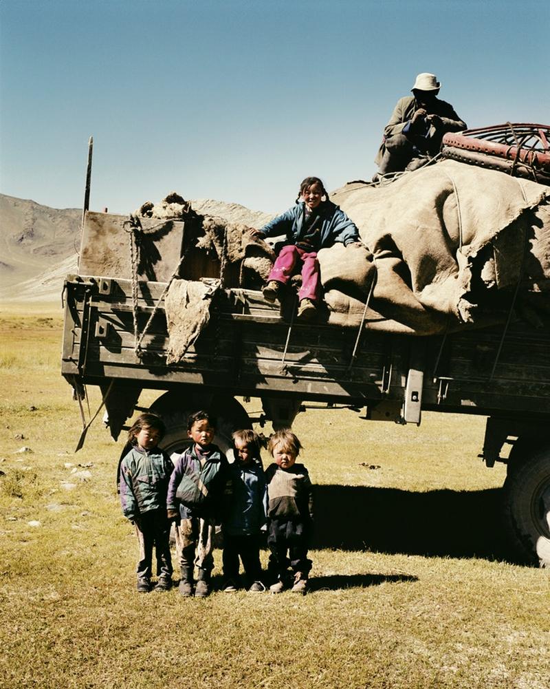 驯鹰捕猎的日常生活 站在自然之巅的蒙古牧民
