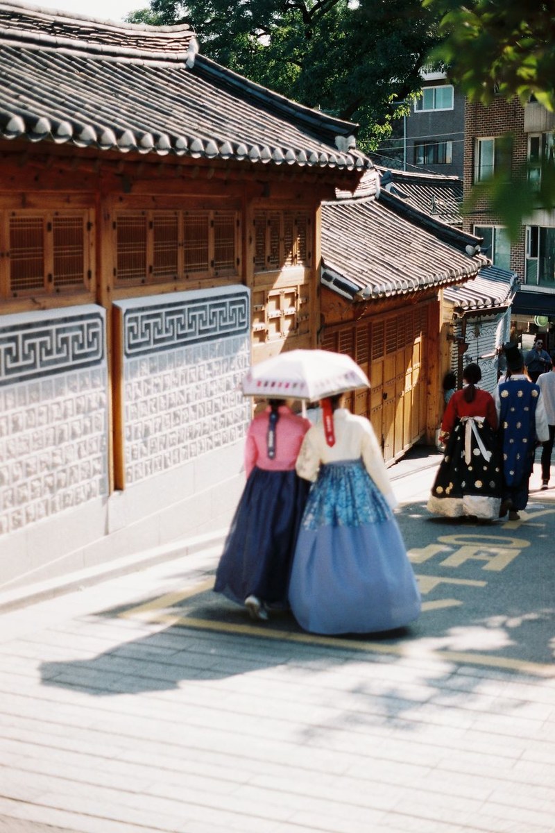 胶片中的韩国首尔之旅 记录充满活力的生动色彩