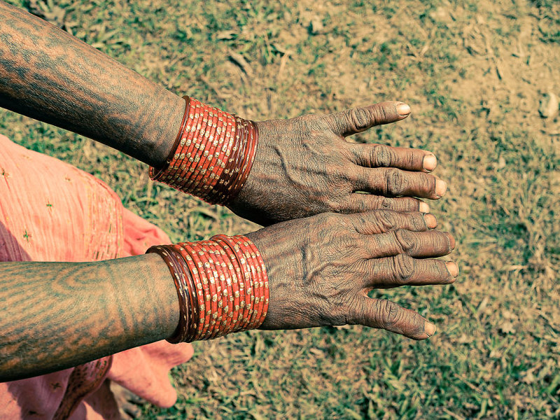 身份故事的象征 塔拉部落的最后纹身的女人