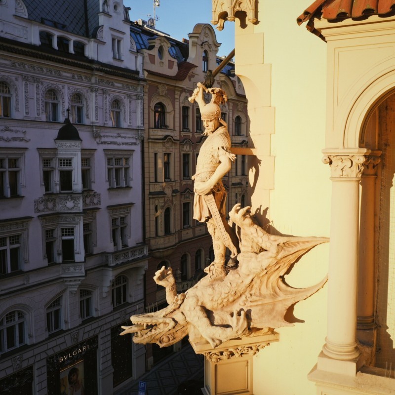 屋顶上的布拉格 疫情空城的古典都市