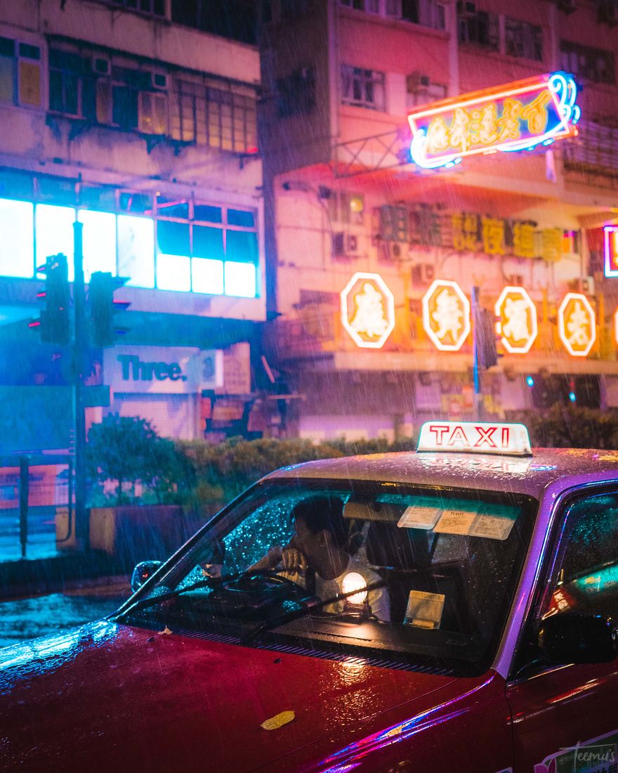 雨中香港的迷茫夜色 梦幻色彩的科幻之城