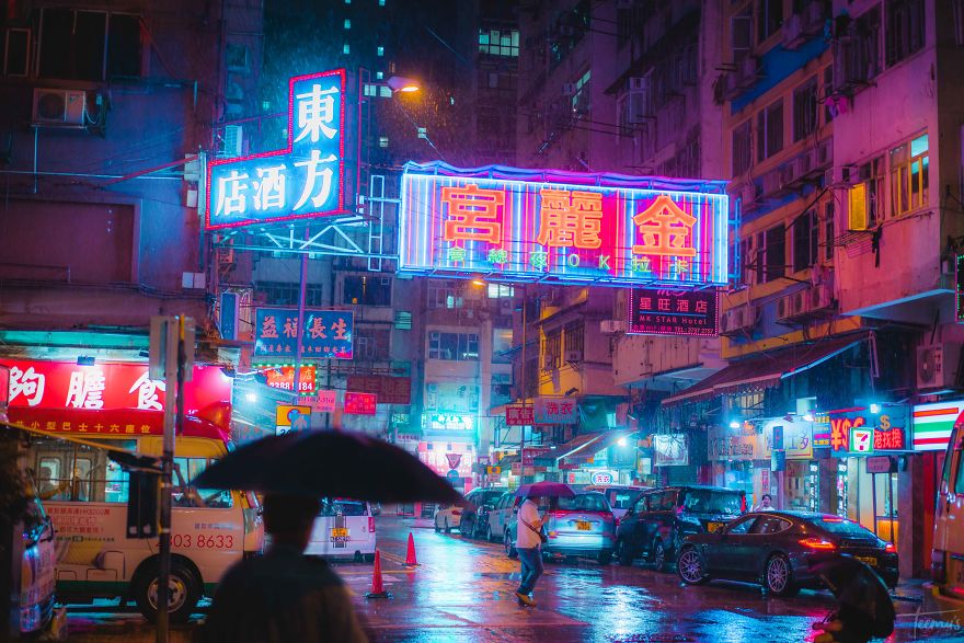 雨中香港的迷茫夜色 梦幻色彩的科幻之城