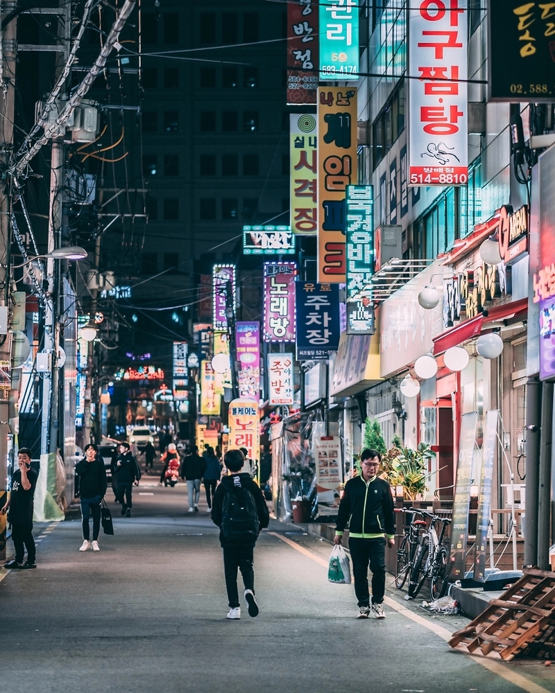 人头攒动的繁华都市 韩国首尔的日日夜夜