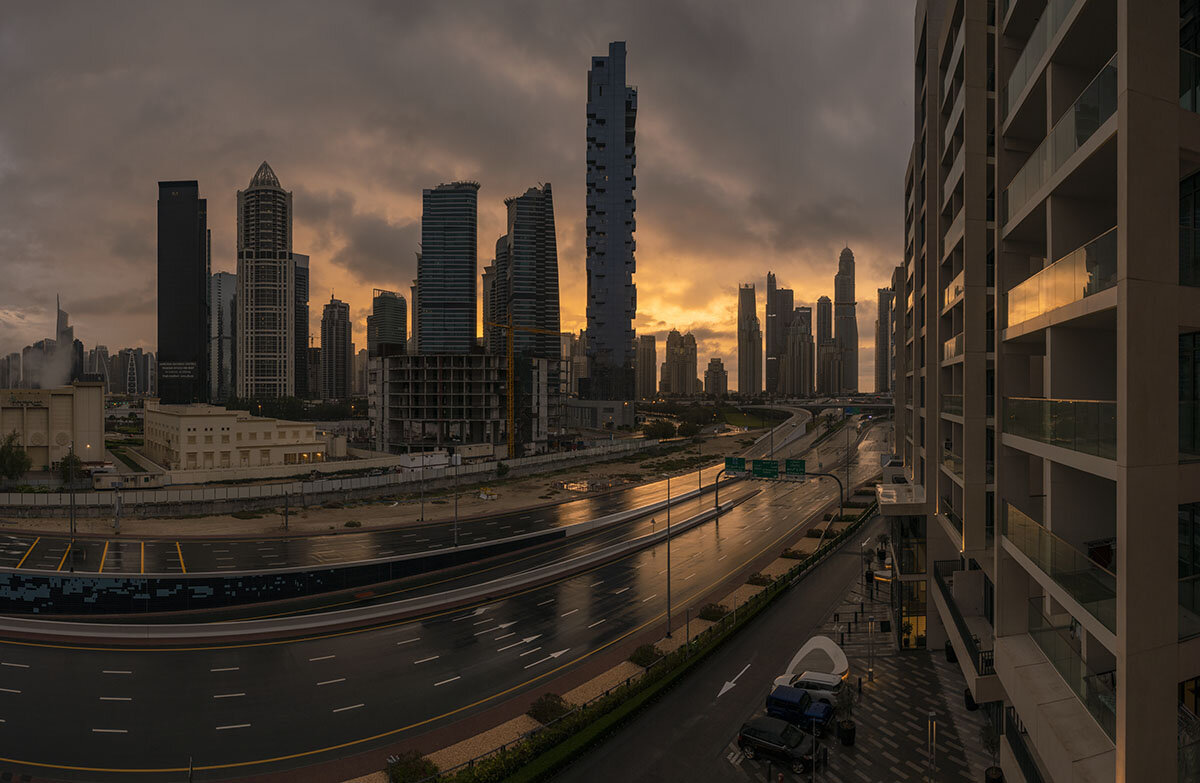 疫情隔离期的迪拜空境 窗台外的摩天都市