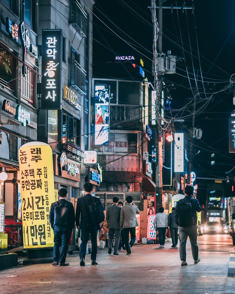 人头攒动的繁华都市 韩国首尔的日日夜夜