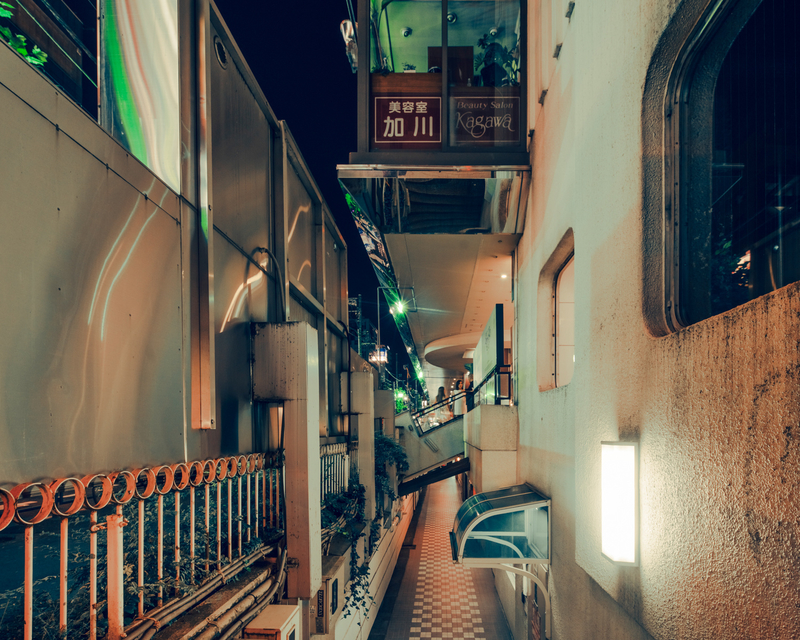 喧嚣之外的东京霓虹之夜 迷离灯光中的悄声细语