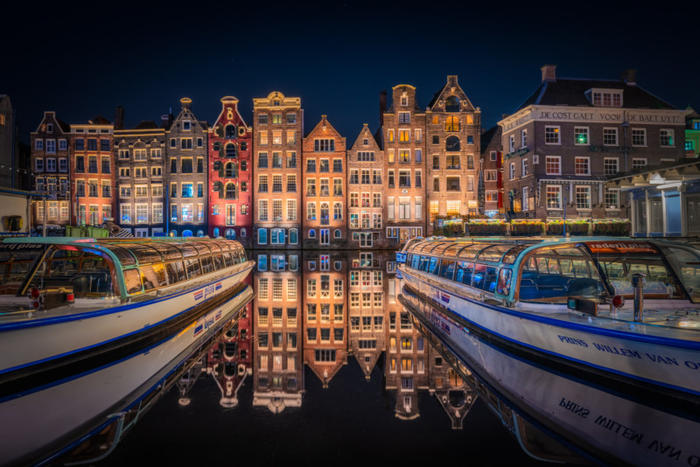 历时2年拍摄延时大片 迷人阿姆斯特丹夜色 