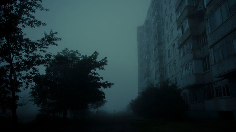 神秘未知的朦胧世界 冷色迷雾中的孤独