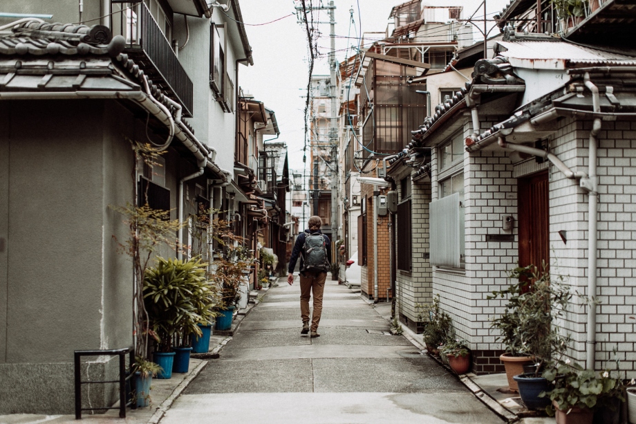 柔和的橘色影调 电影般的日本京都街头