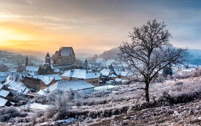 银装素裹的冰封世界 遇见冬季的罗马尼亚